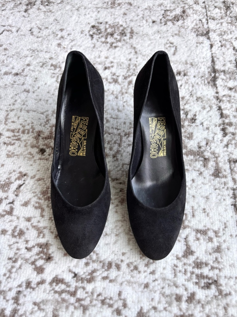 Vintage 90’s Salvatore Ferragamo Black Suede Mid-Heel Pumps - Picture 3 of 13